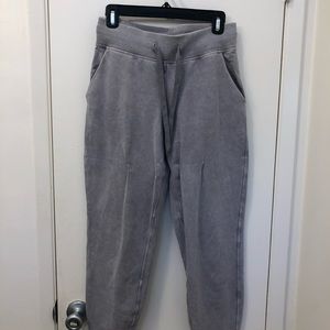 Lululemon Women’s Sweats Jogger (Size 6)